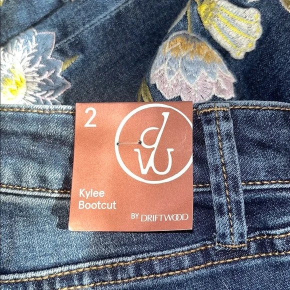 213. DRIFTWOOD Kylee Bootcut mid-rise embroidered jeans NWT - Picture 6 of 7